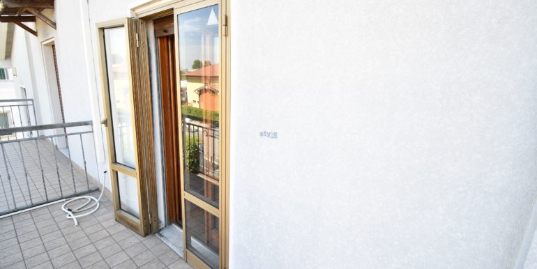 balcone con logo