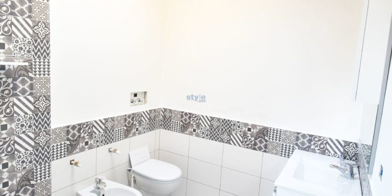 bagno mansarda con logo