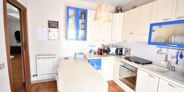 cucina abitabile con logo