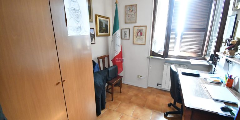 seconda camera con logo