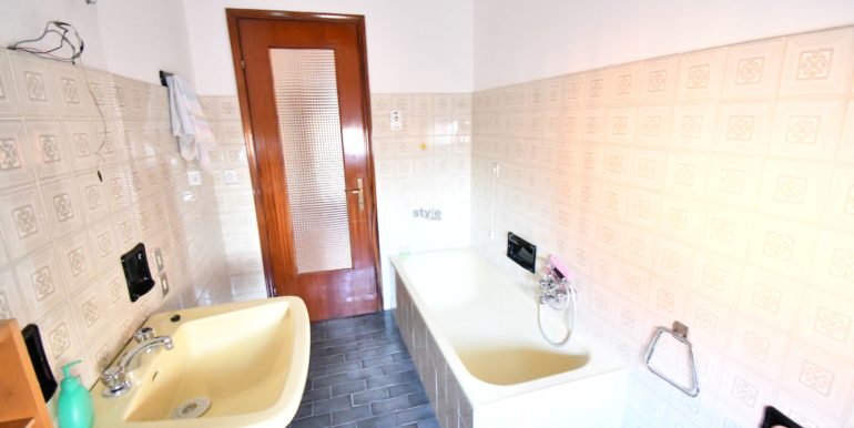secondo bagno con logo