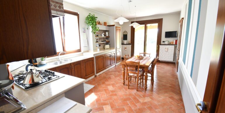 cucina con logo