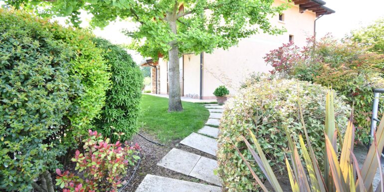 giardino con logo