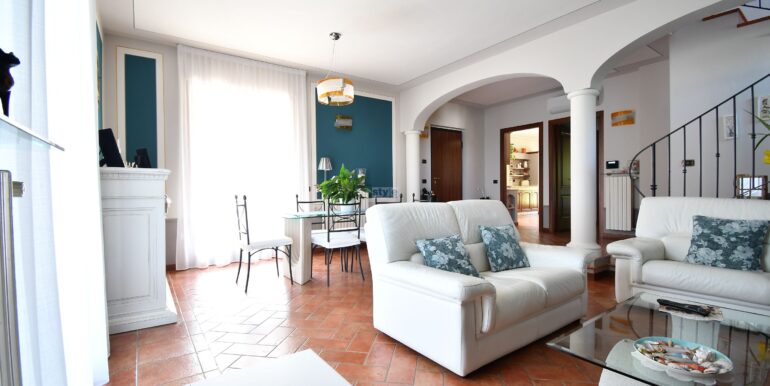sala4 con logo