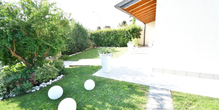 giardino2 con logo